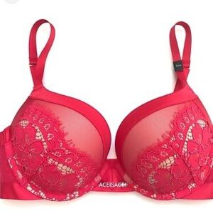 VICTORIAS SECRET ⭐️very sexy push-up pigeonnant bra